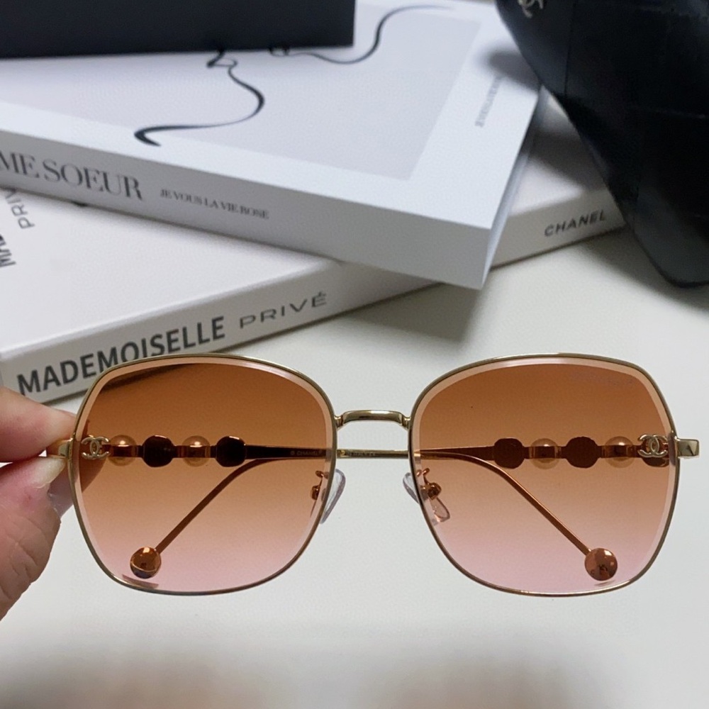 CHANEL Gold Frame Pink Gradient Lens Sunglasses - Picture 6 of 8
